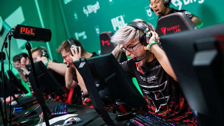 Twistzz a critiqué les joueurs qui ont déménagé en VALORANT