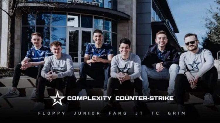 Complexity Gaming envisagent de remplacer leur tireur d'élite