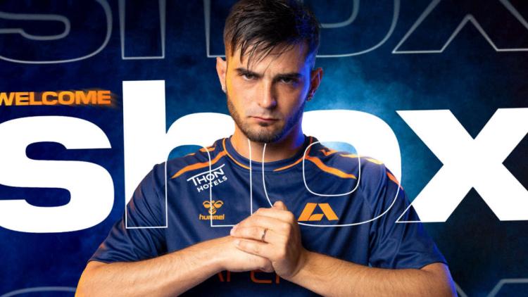 Apeks signe shox sur la liste CS:GO