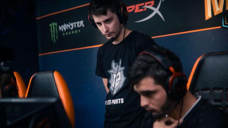 shox a présenté son équipe avec SmithZz