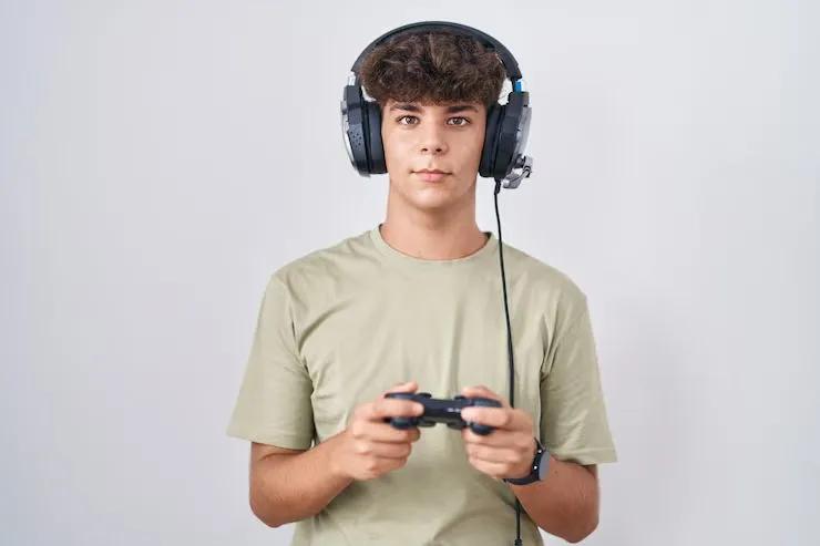 Au Japon, l'excès de jeux mobiles oblige un jeune homme de 25 ans à subir une opération d'urgence de la colonne vertébrale