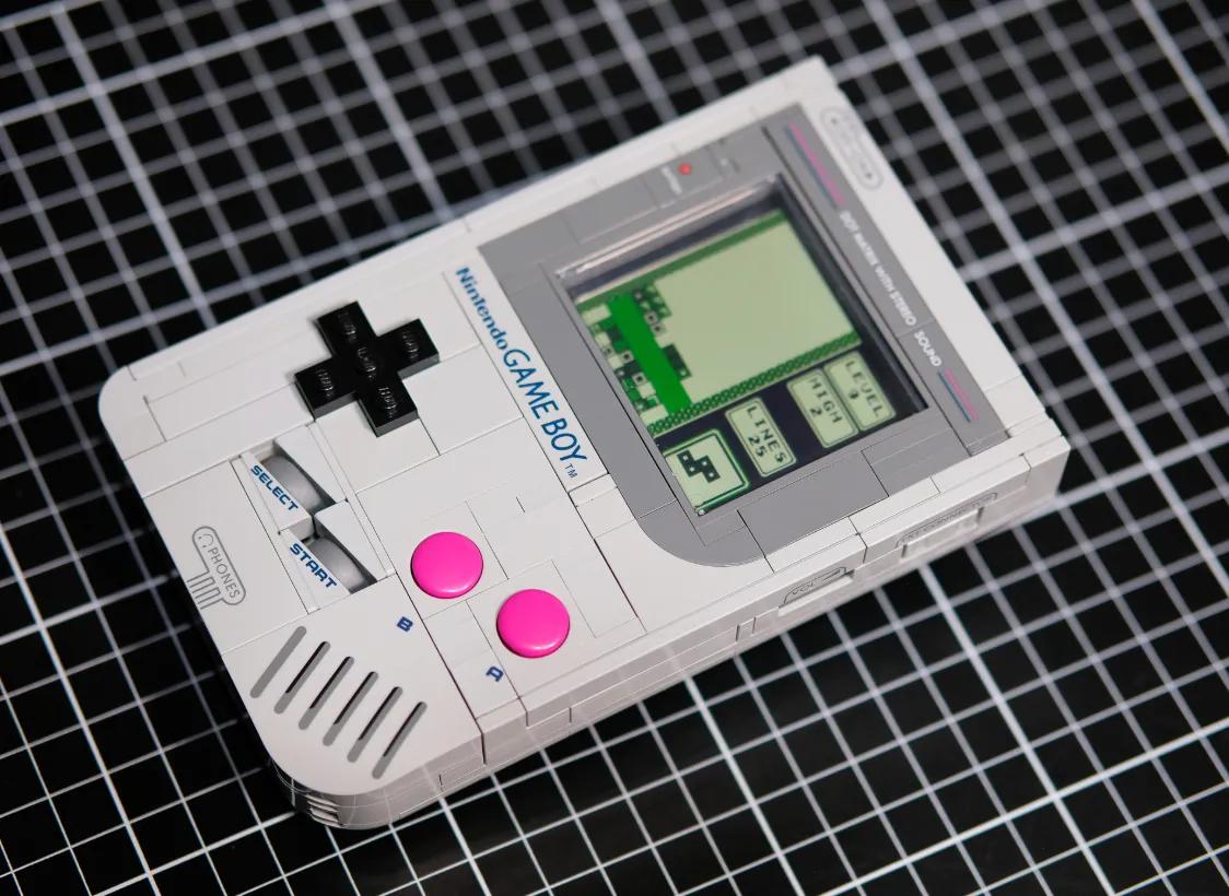 La réplique du Game Boy de Lego transformée en véritable console de jeu