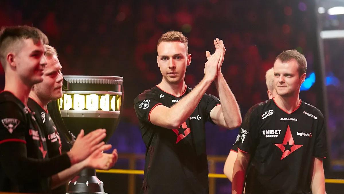 Lukas "gla1ve" Rossander, quadruple vainqueur d'un Majeur, prend officiellement sa retraite professionnelle.
