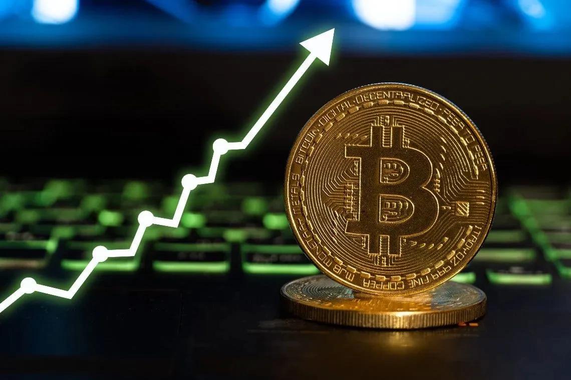 Le bitcoin poursuit sa croissance avec confiance : Le prix atteint 93 500 $ dans un contexte de liquidations à découvert et de facteurs de marché