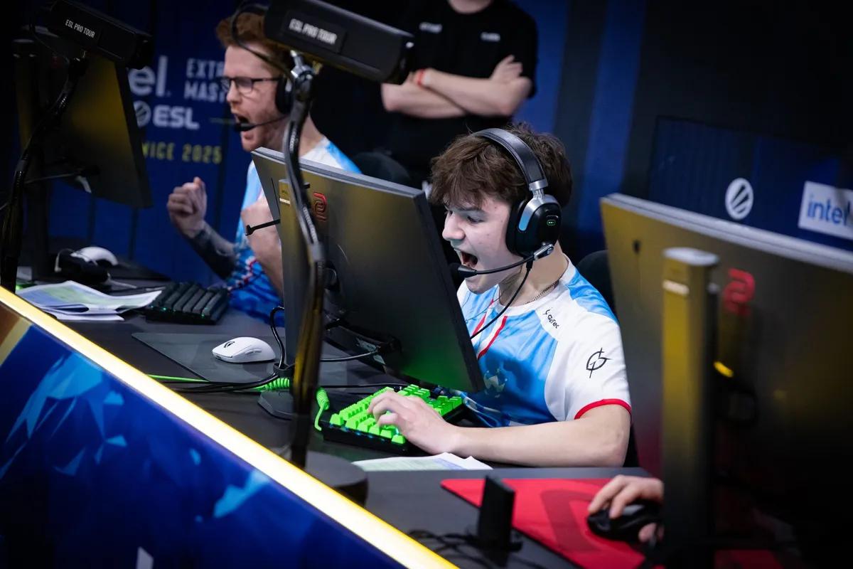 M80 signe JBa suite au départ d'HexT