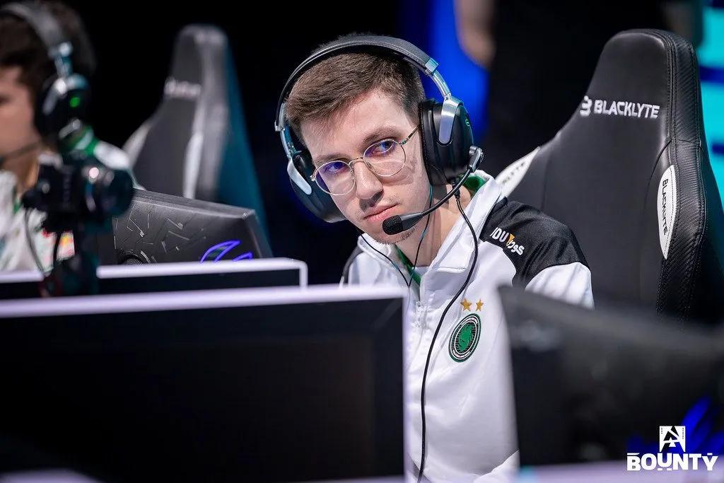 Changements chez les Falcons : karrigan remplace kyxsan