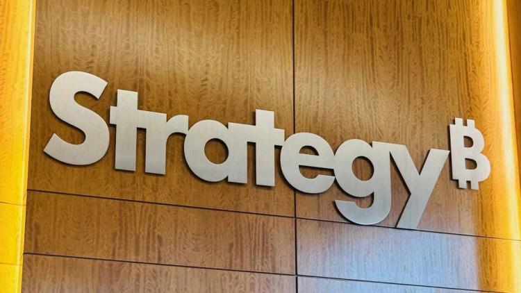 Strategy signale une vente partielle potentielle de BTC pour financer les dividendes après une perte record de 12,54 milliards de dollars au premier trimestre