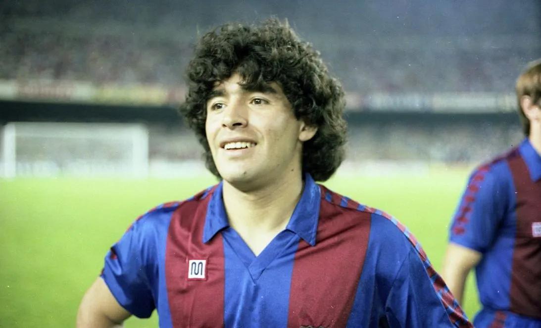 Les joueurs d'EA FC 26 peuvent débloquer gratuitement un Maradona noté 97 grâce aux objectifs du Voyage des Nations