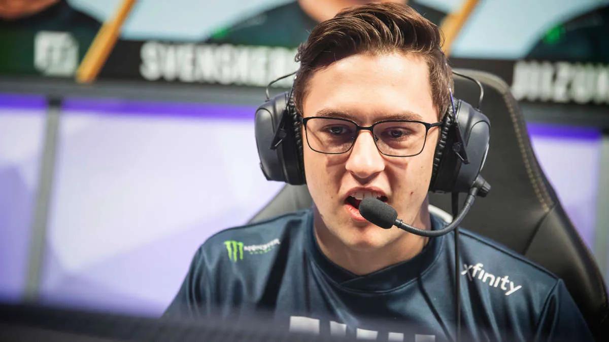 Svenskeren gauche Evil Geniuses