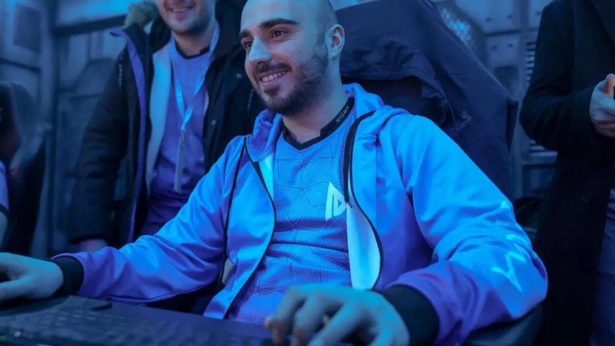 KuroKy a affronté 121 héros lors de matchs officiels. Bientôt sa marque atteindra 122