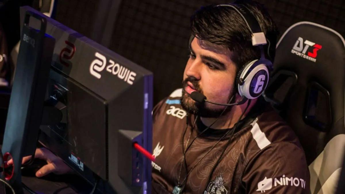 GdNN 1 quitte la formation de départ w7 m esports