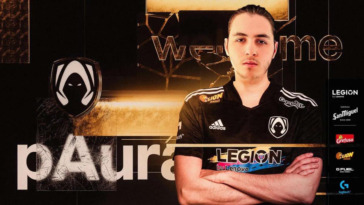 pAura retourne à Team Heretics