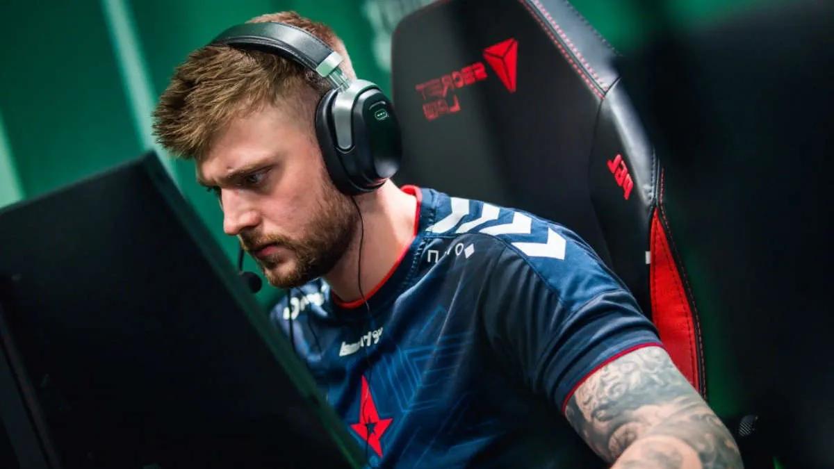 k0 nfig est devenu joueur Ninjas in Pyjamas