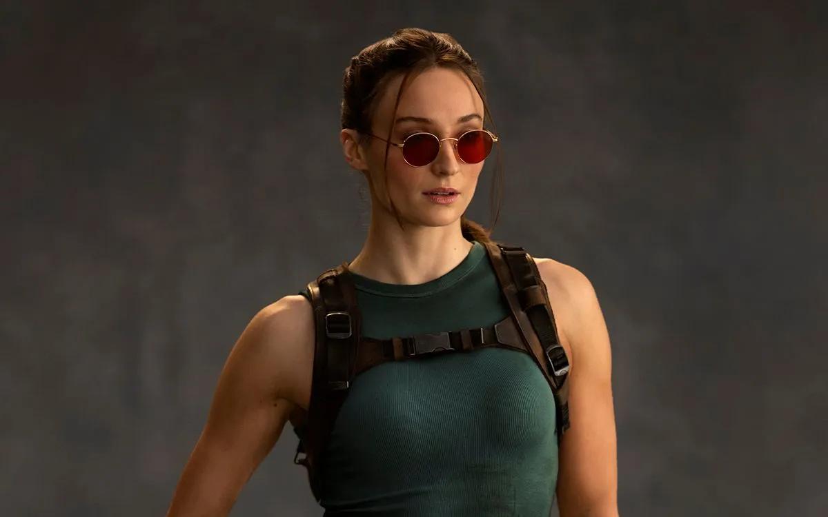 De nouvelles images de Lara Croft, incarnée par Sophie Turner, ont été dévoilées.