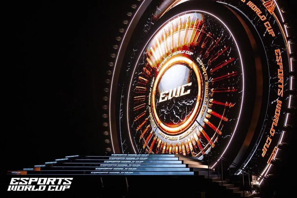 La Coupe du monde d'esport 2025 revient plus grande que jamais : 24 matchs, 70 millions de dollars de prize pool et des affrontements à l'échelle mondiale.