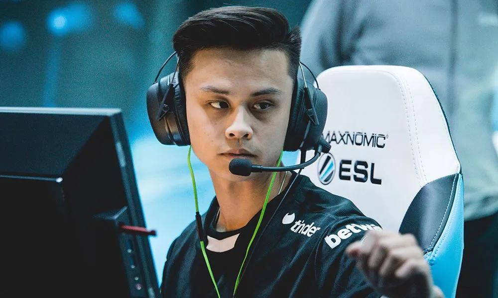 Scandale CS2 : Stewie2k accusé d'avoir escroqué un joueur en lui arrachant de l'argent et des skins rares