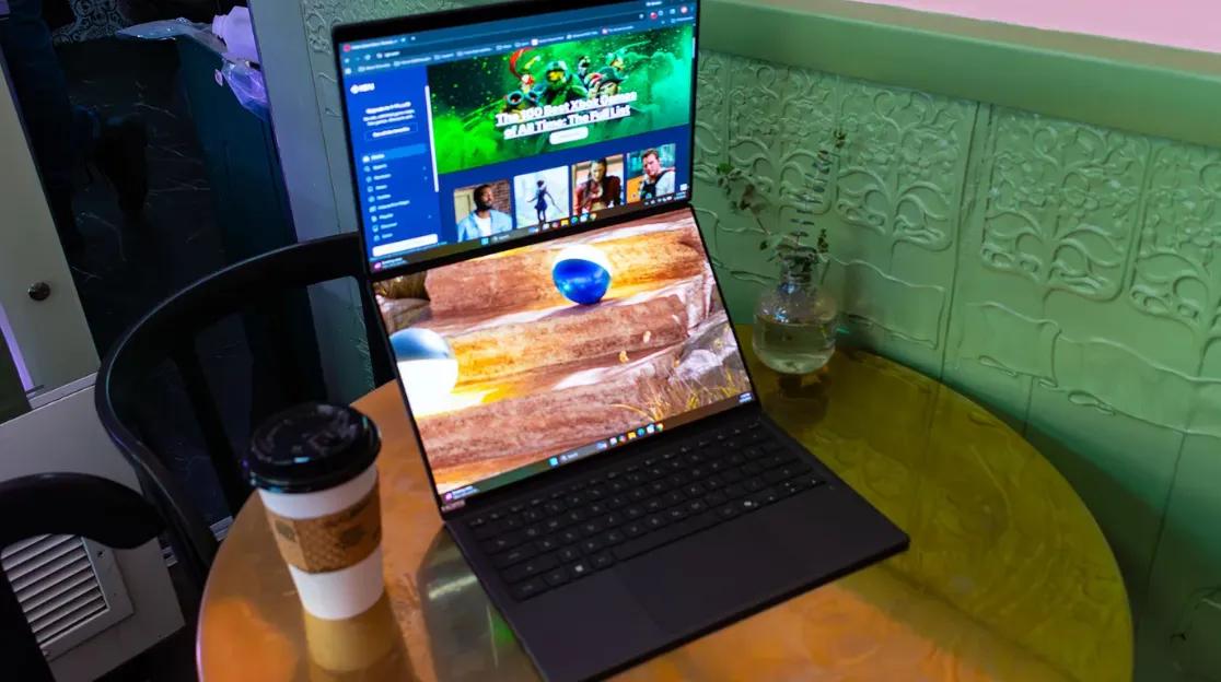 Je comprends enfin l'intérêt d'un ordinateur portable à double écran avec le Asus ZenBook Duo (2026)