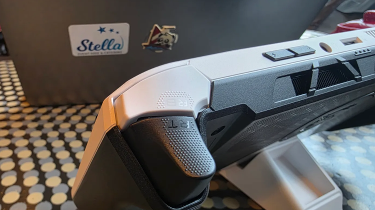 Le Claw A8 BZ2EM de MSI se positionne entre ses concurrents sans bouleverser la donne.